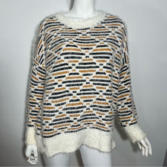 Amoli Fuzzy Diamond Pattern Graphic Print Sweater -- S/M - Picture 8 of 15